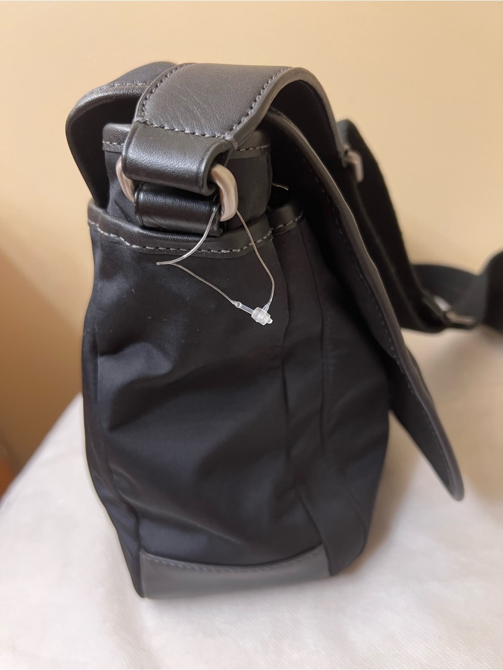 Coach Large Unisex Messenger Bag EUC - Picture 14 of 16